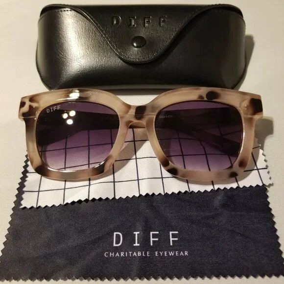 Diff Eyewear Tortoise Shell Sunglasses with Purple Lenses DIFF Eyewear Tortoise Frame DIME-BU02 Mirrored Lens  main image 2